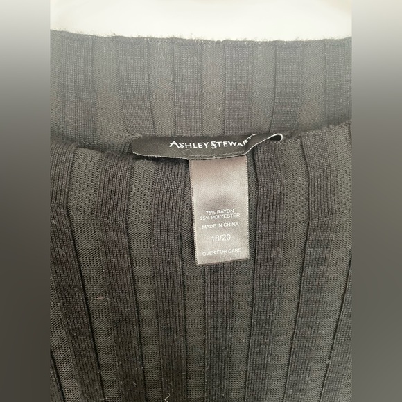 Sweater dress - Picture 2 of 3